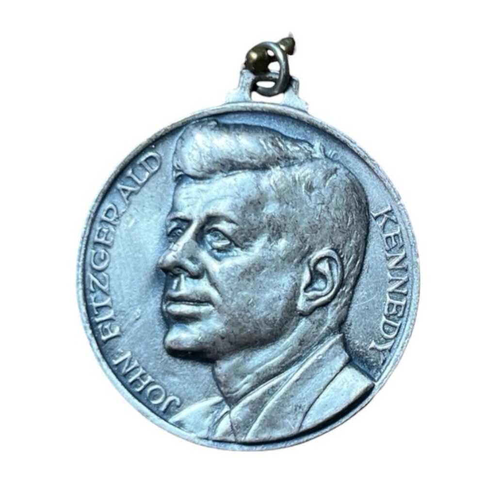 Vintage John F Kennedy Presidential Art Medal Patriotic Silver Tone